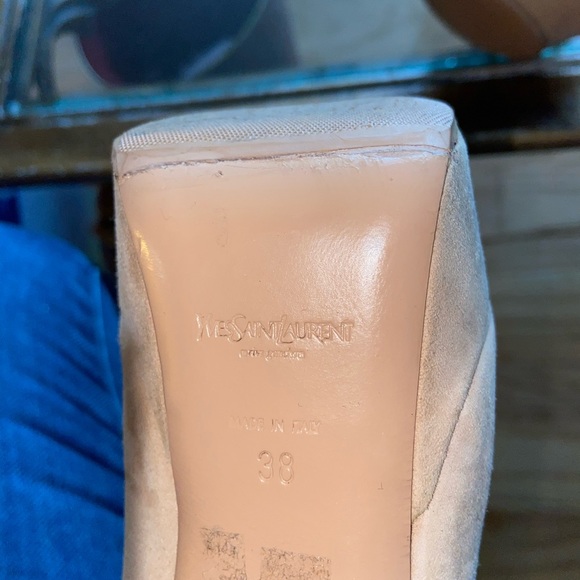 Yves Saint Laurent nude suede pump - Picture 6 of 6